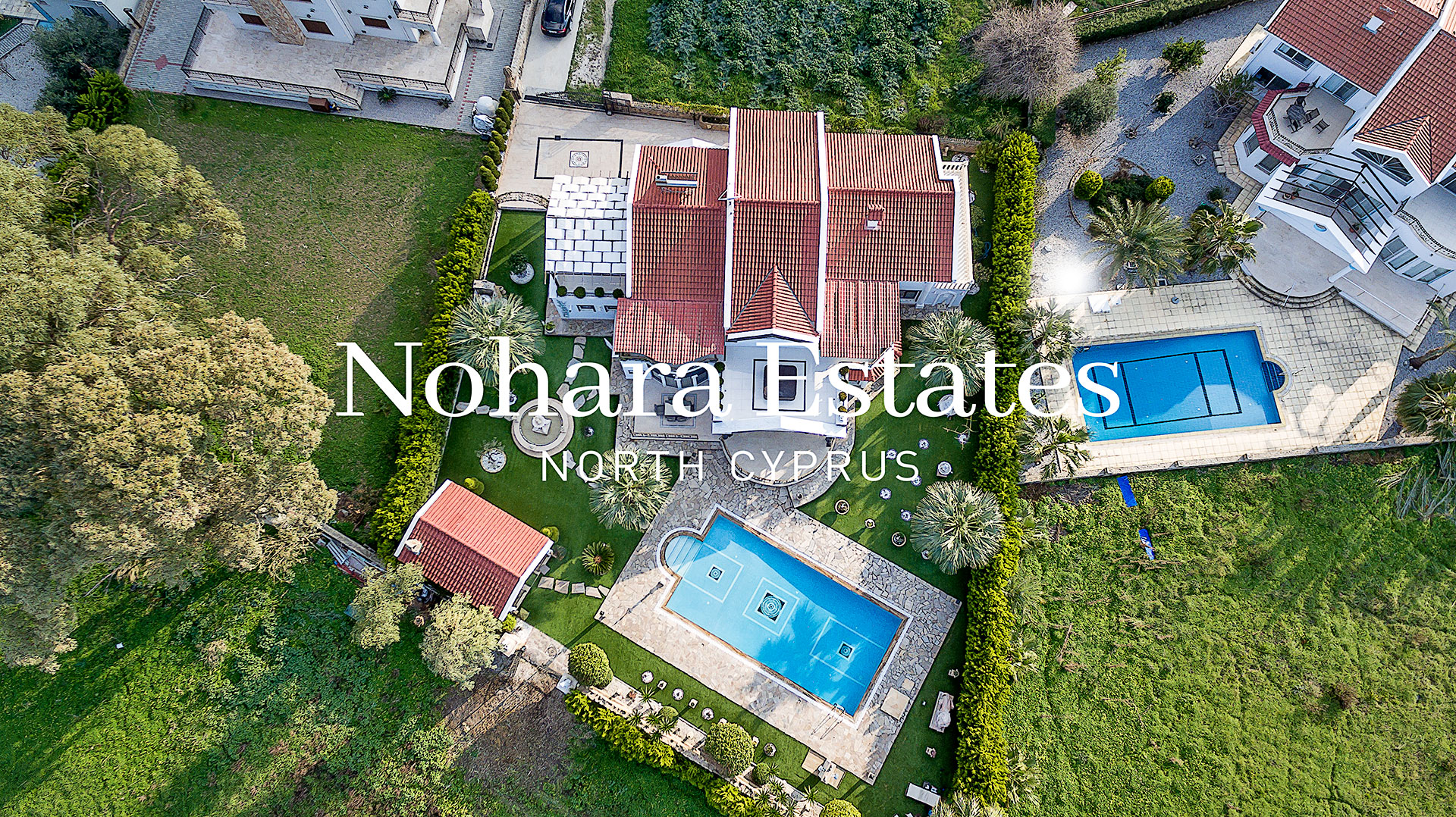 Kuzey Kıbrıs Lapta'da Satılık Lüks Villa 24