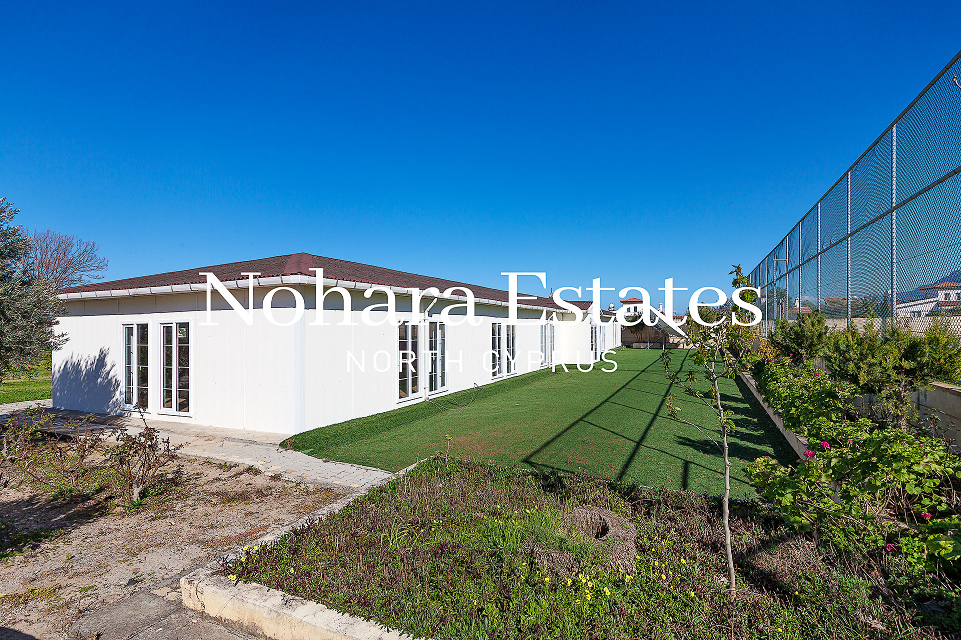 Villa med stor tomt till salu i Lapta Norra Cypern 24