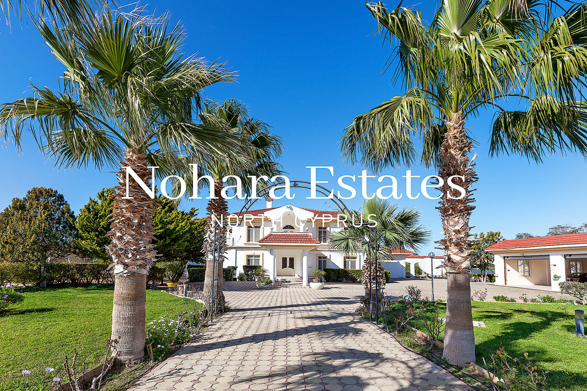 Villa med stor tomt till salu i Lapta Norra Cypern 3