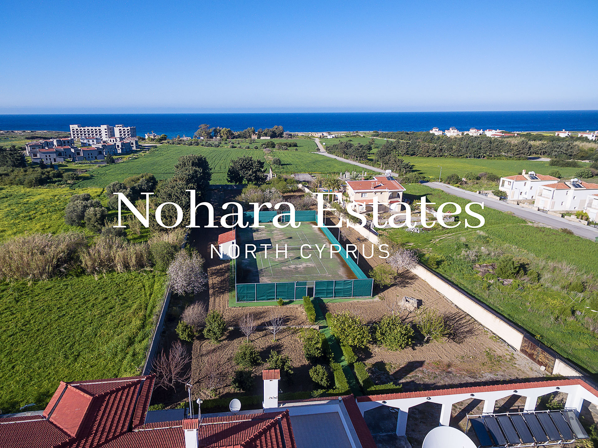 Kuzey Kıbrıs Lapta'da Büyük Bahçeli Villa 53